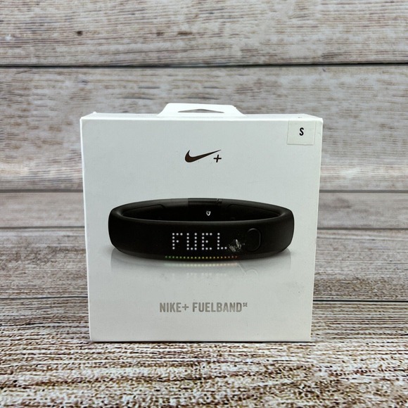 Nike Other - Nike + FuelBand SE size S Black) WM0114-077 BATTERY NOT WORKING